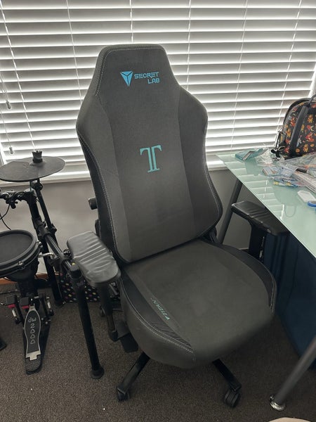 Secret lab Titan XL gaming chair Carousel 1