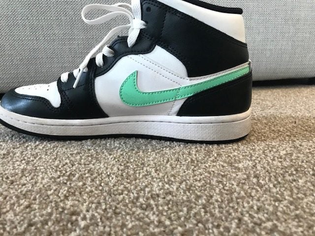 Nike Air Jordan 1 Mid Green Glow DQ8426-103 White Black Carousel 2