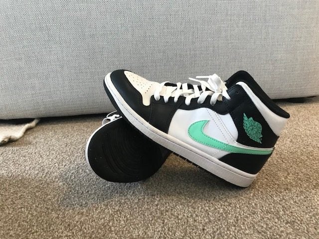 Nike Air Jordan 1 Mid Green Glow DQ8426-103 White Black Carousel 1