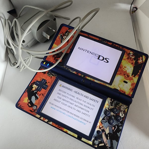 \\NDS// Nintendo DSi console Carousel 1