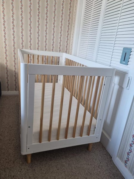 Babyletto Lolly cot and mattress Carousel 1