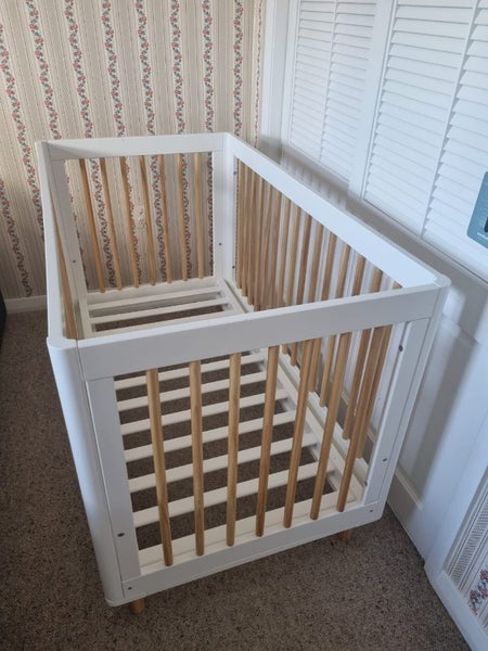 Babyletto Lolly cot and mattress Carousel 2
