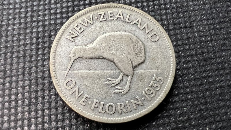 1933 New Zealand Silver Florin Coin - Lot E194 Carousel 1