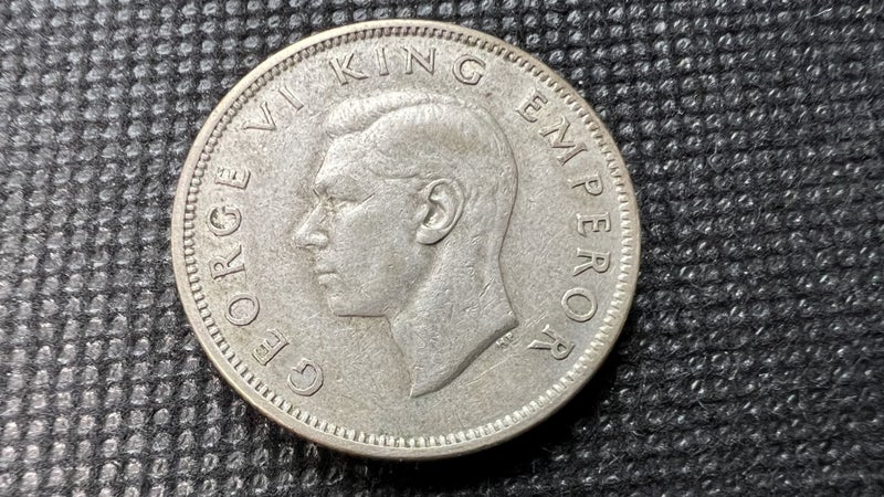 1943 New Zealand Silver One Florin Coin - Lot E202 Carousel 2