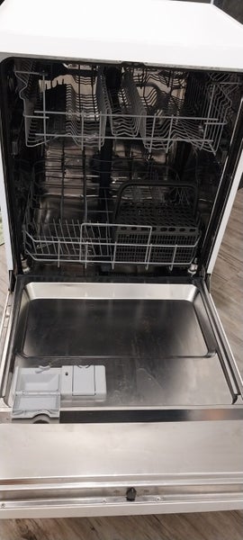 Simpson Dishwasher SSF6106W Carousel 3