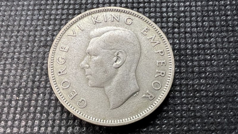 1946 New Zealand Silver One Florin Coin - Lot E207 Carousel 2
