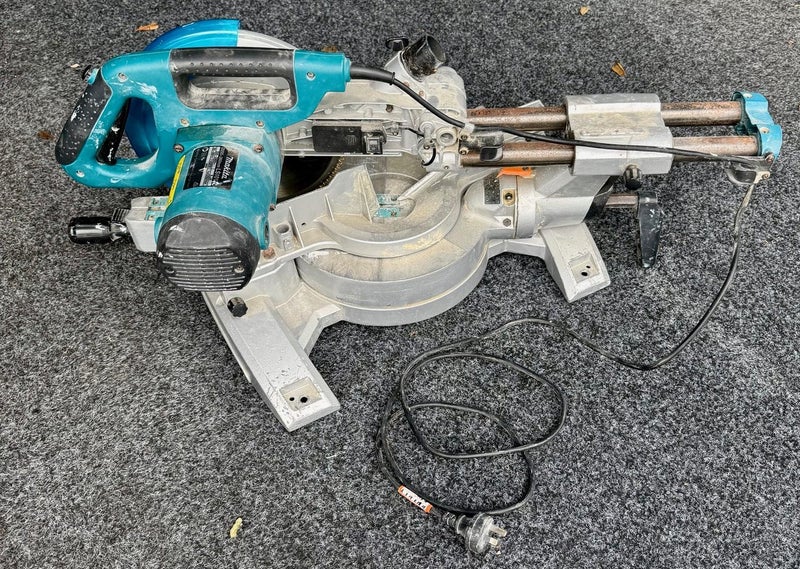 Makita Slide Compound Miter (drop) Saw Carousel 2