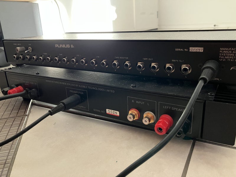 Plinius IIc pre amp & 760 power amp Carousel 2
