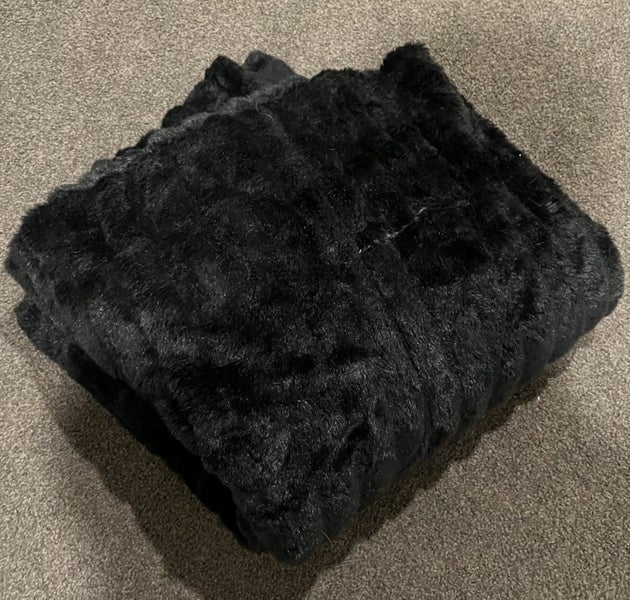 Faux Fur Blanket Carousel 1