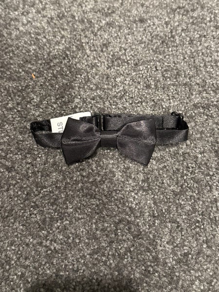 Black bow tie Carousel 1