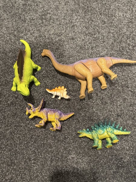 5x toy dinosaurs Carousel 1