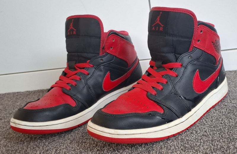 Size US 9 -Air Jordan 1 Mid 'Alternate Bred' (2022) DQ8426-060 Carousel 1