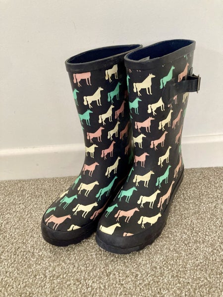 Kids Gumboots / wellies size 2 Carousel 1
