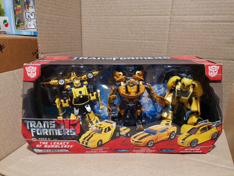 Transformers The Legacy of Bumblebee Carousel 1