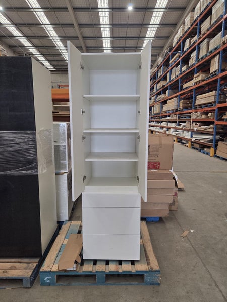 600mm wide pantry with 2 doors and 3 drawers Carousel 4