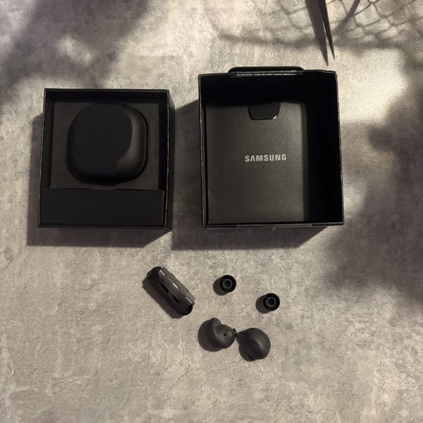 Samsung Galaxy Buds2 Pro Mint Condition SM-R510 Carousel 2
