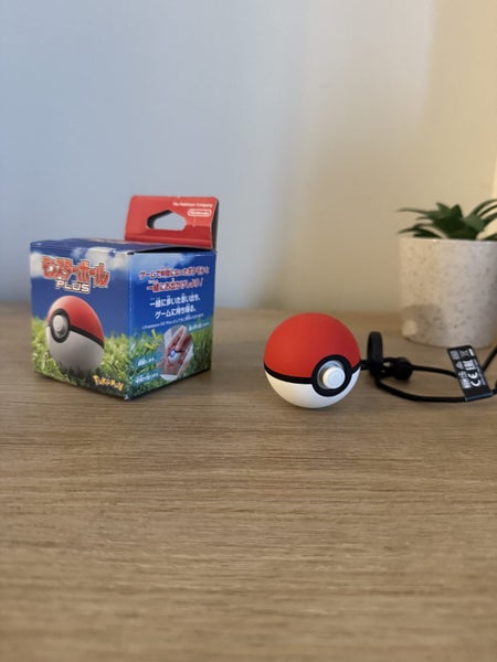 Pokemon Plus PokeBall Carousel 2