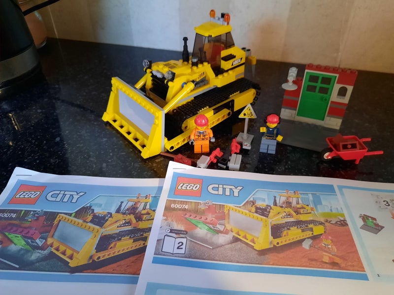 Lego City 60074 Bulldozer Carousel 1