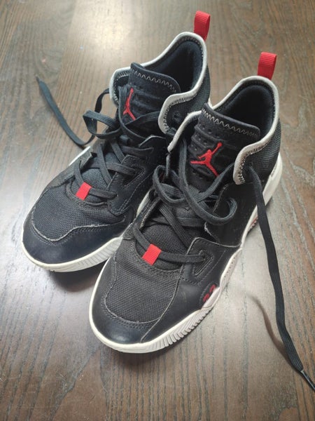 Nike Air Jordans - Youth Carousel 1