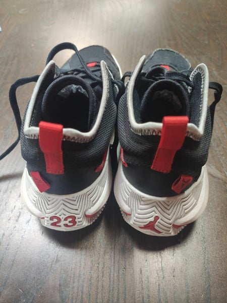 Nike Air Jordans - Youth Carousel 2