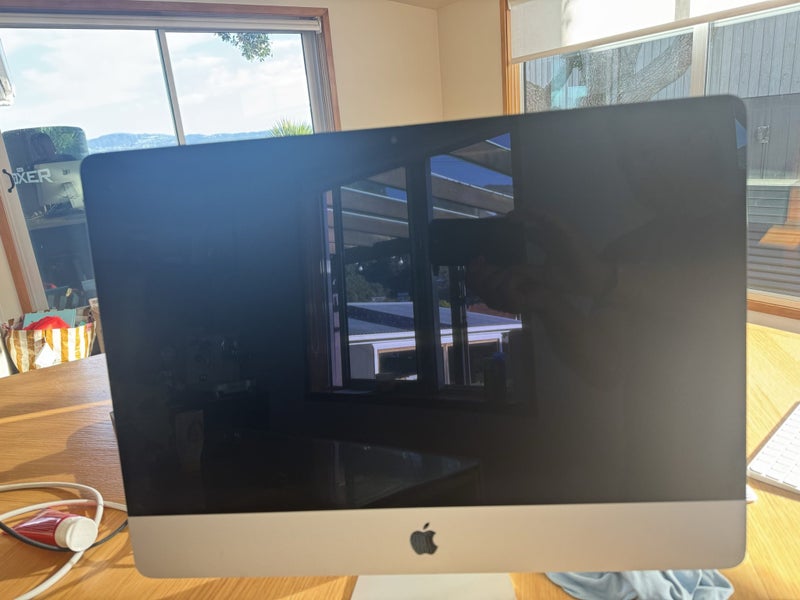 21” iMac Carousel 1