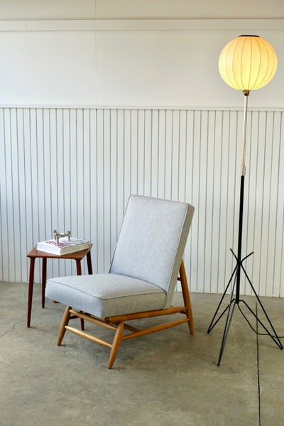 A VERY RARE JOHN CRICHTON TRIPOD FLOOR LAMP AND NELSON SHADE c1950 Carousel 15