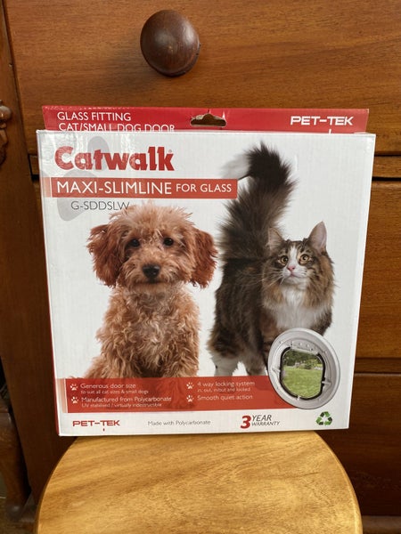 Pet-Tek Pet door for glass - cat/small dog Carousel 1