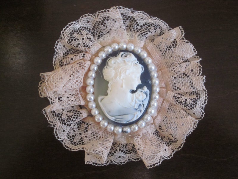 Lovely Vintage Style Cameo Brooch Carousel 2