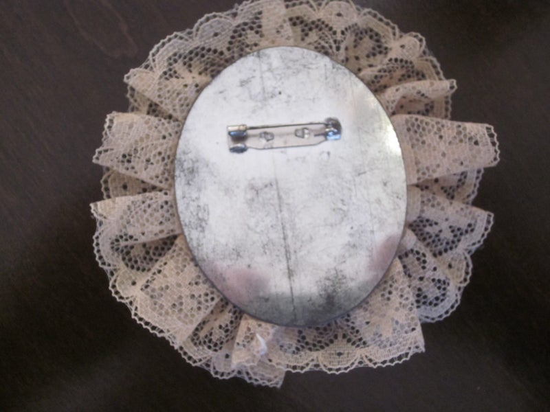Lovely Vintage Style Cameo Brooch Carousel 3
