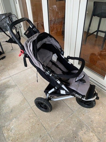 Mountain Buggy Pram Carousel 1