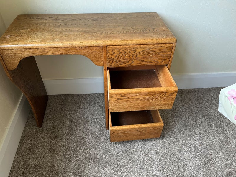 childs desk Carousel 3