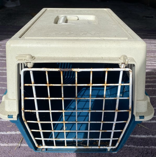 Cat carry cage Carousel 1