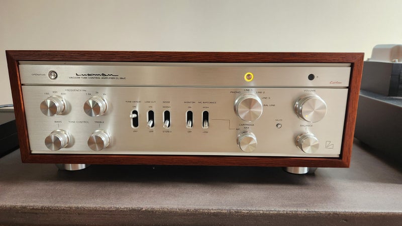Luxman Lc-380uc Preamplifier Carousel 1