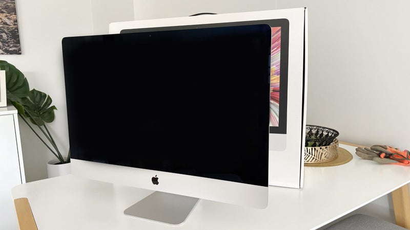 2020 iMac 27” 5K Display 32 GB RAM 1TB SSD Storage Carousel 2