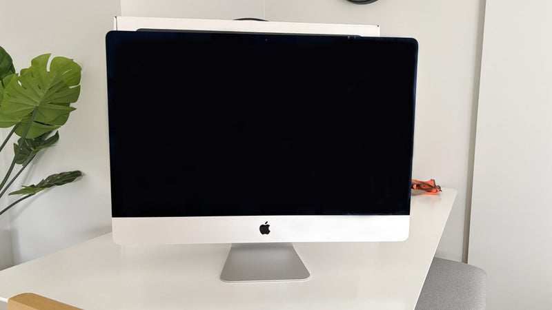 2020 iMac 27” 5K Display 32 GB RAM 1TB SSD Storage Carousel 1
