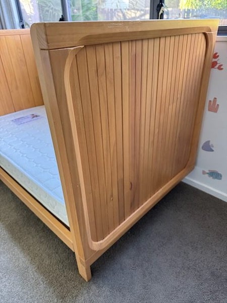 Maui Cot - by Tasman Eco Carousel 2