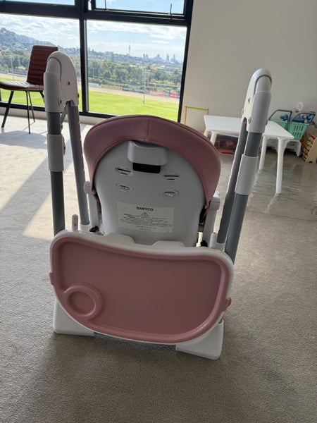High chair and feeding accessories Carousel 9