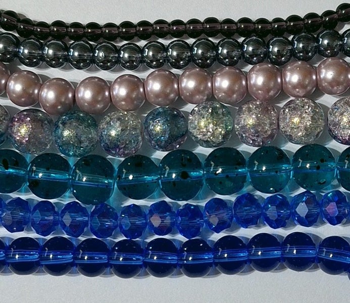 *$1.00 Res* A BIG LOT of OVER 800 MIXED BEADS 500gms. INCLUDING 7 STRANDS! Carousel 2