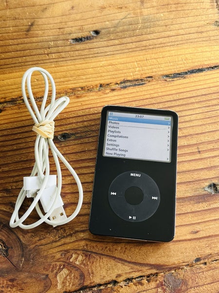 iPod Classic 30GB 5th Gen & Usb Carousel 1