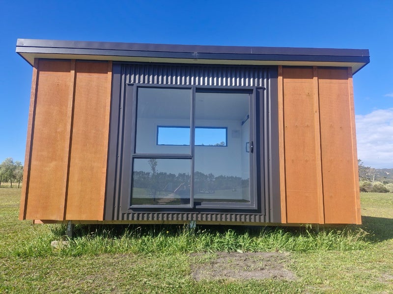 **NEW** 3m x 5.2m Cabin with Ensuite Carousel 1