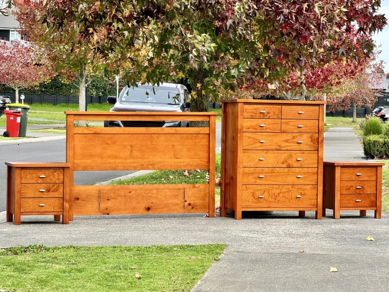 $1 RESERVE! ABSOLUTELY BEAUTIFUL ‘HARVEY NORMAN’ SOLID WOOD SET OF TWO BEDSIDES! Carousel 20