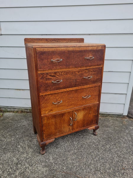 Wooden Dresser Carousel 1