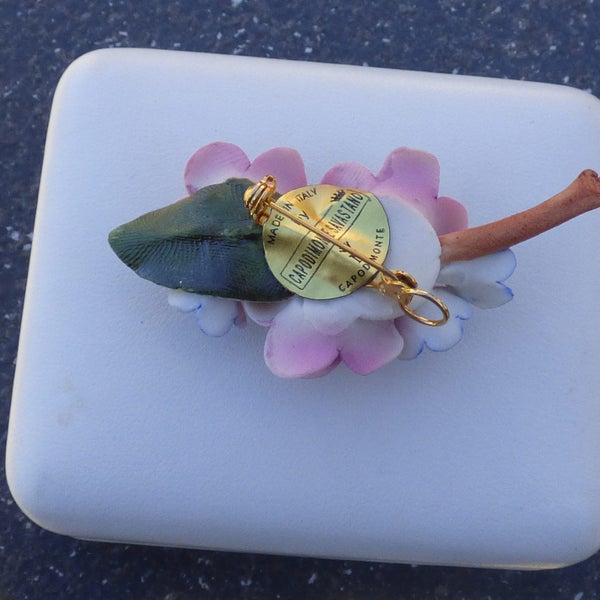 large Capodimonte floral brooch Carousel 2