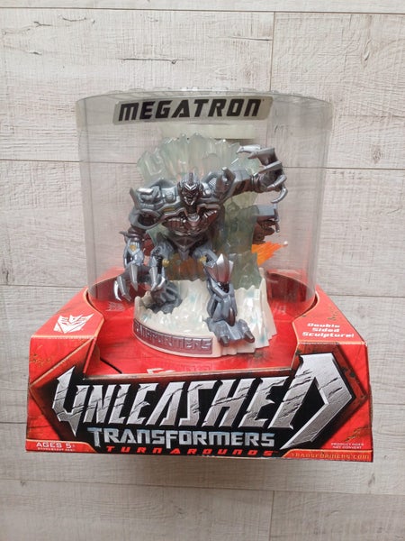 TRANSFORMERS MEGATRON FIGURE Carousel 1
