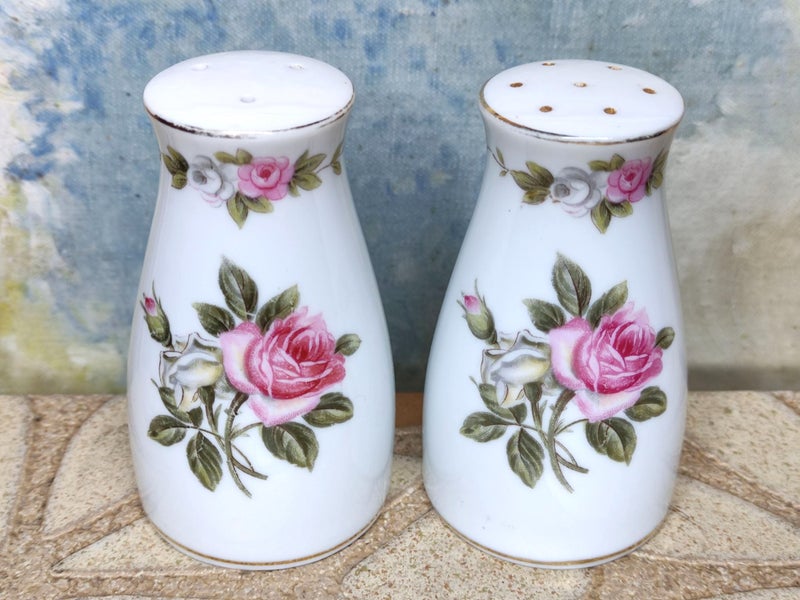 Beautiful Ceramic Salt And Pepper Shakers | Roses 8.5cm Tall $1 RESERVE WEEK! Carousel 2