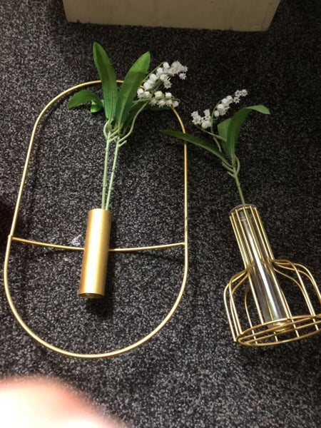 Stylish Metal Wall Hanging Flower Vases – Set of 2 Carousel 1