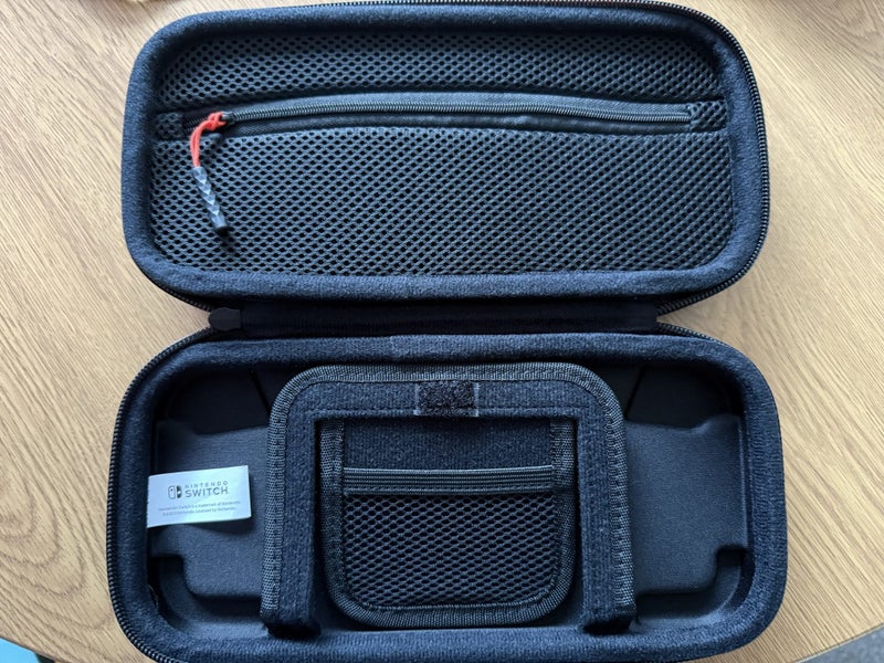 Nintendo Switch Console + Accessories Carousel 9