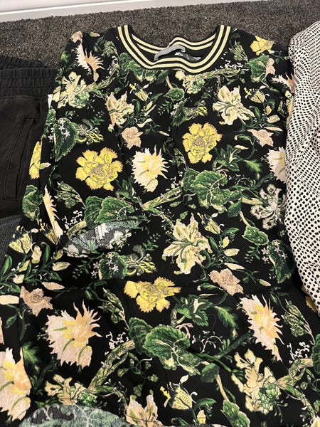 Bundle of branded women’s clothes - to fit size 8 Carousel 2