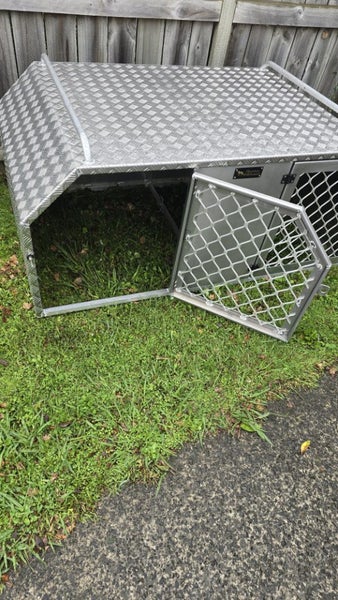 Brand new alloy dog box Carousel 3