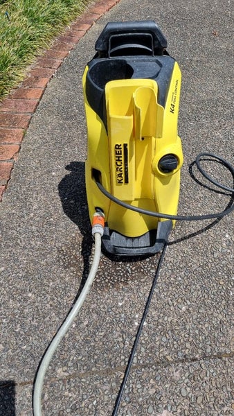 Karcher Water Blaster K4 & Extension Pole Carousel 1